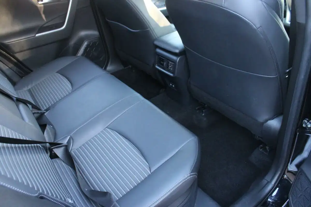 2021-toyota-rav4-25-vvt-i-black-edition-219bhp-big-11