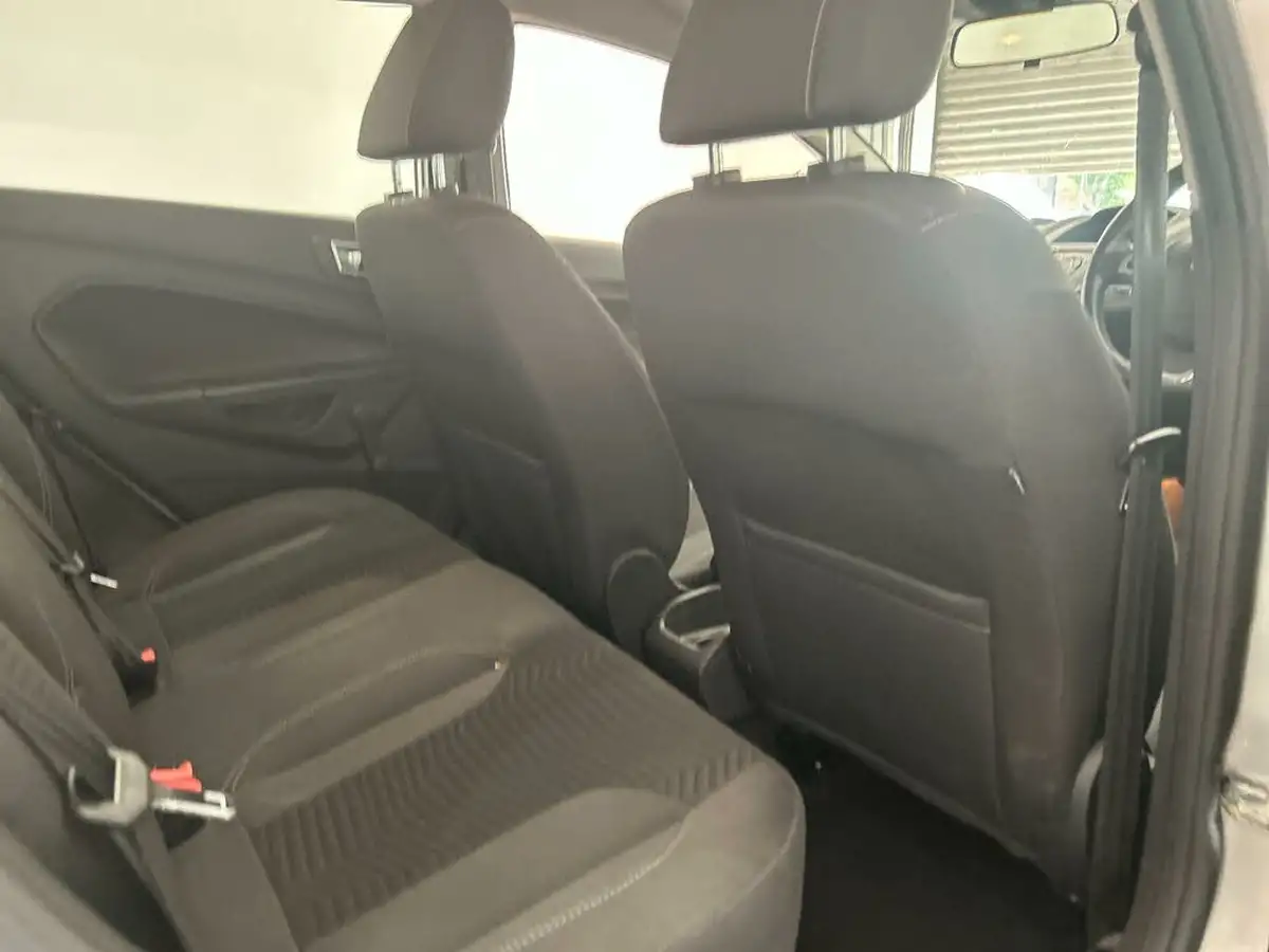 2015-ford-fiesta-10-zetec-100ps-e6-ecoboost-ss-5d-big-20
