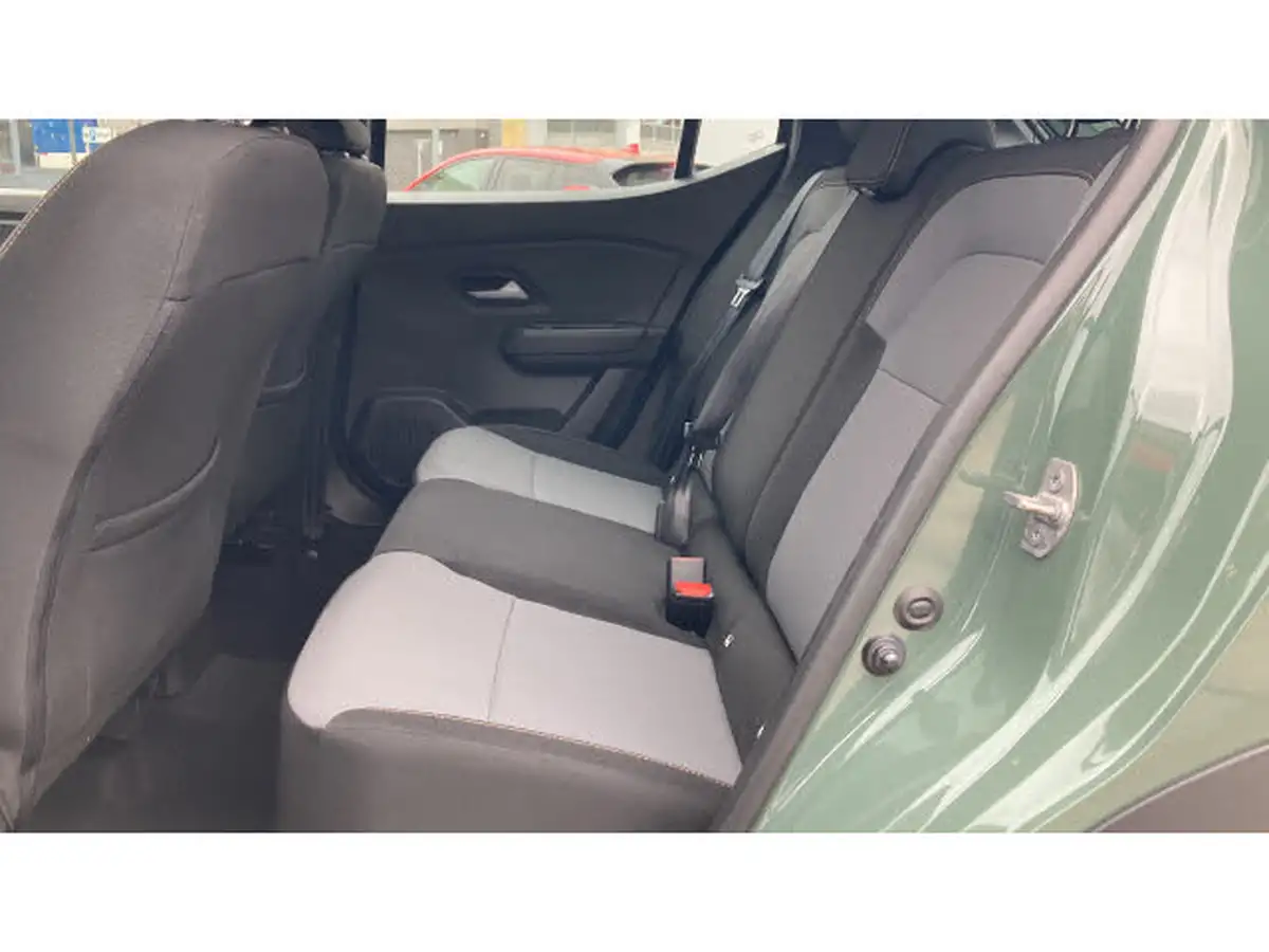 2024-dacia-sandero-stepway-10-tce-extreme-90bhp-big-15