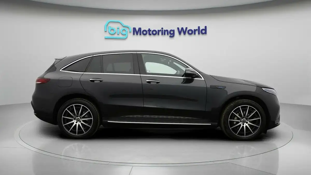 2020-mercedes-benz-eqc-e-eqc-400-amg-line-big-7