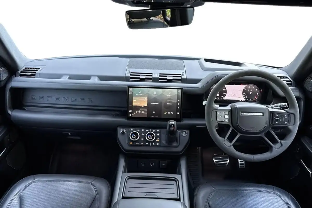 2022-land-rover-110-defender-50-p525-v8-big-9
