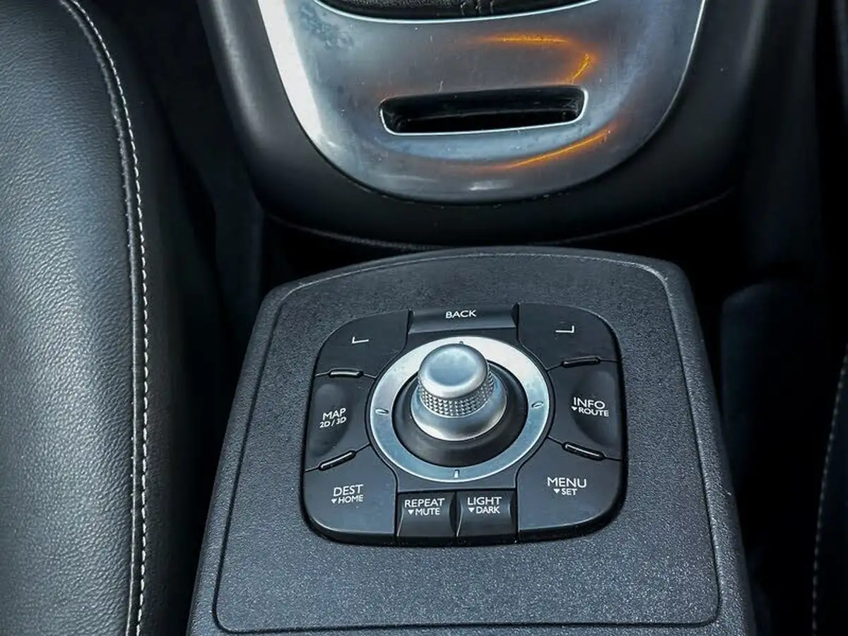 2015-renault-grand-scenic-15dci-dynamique-nav-edc-auto-big-38