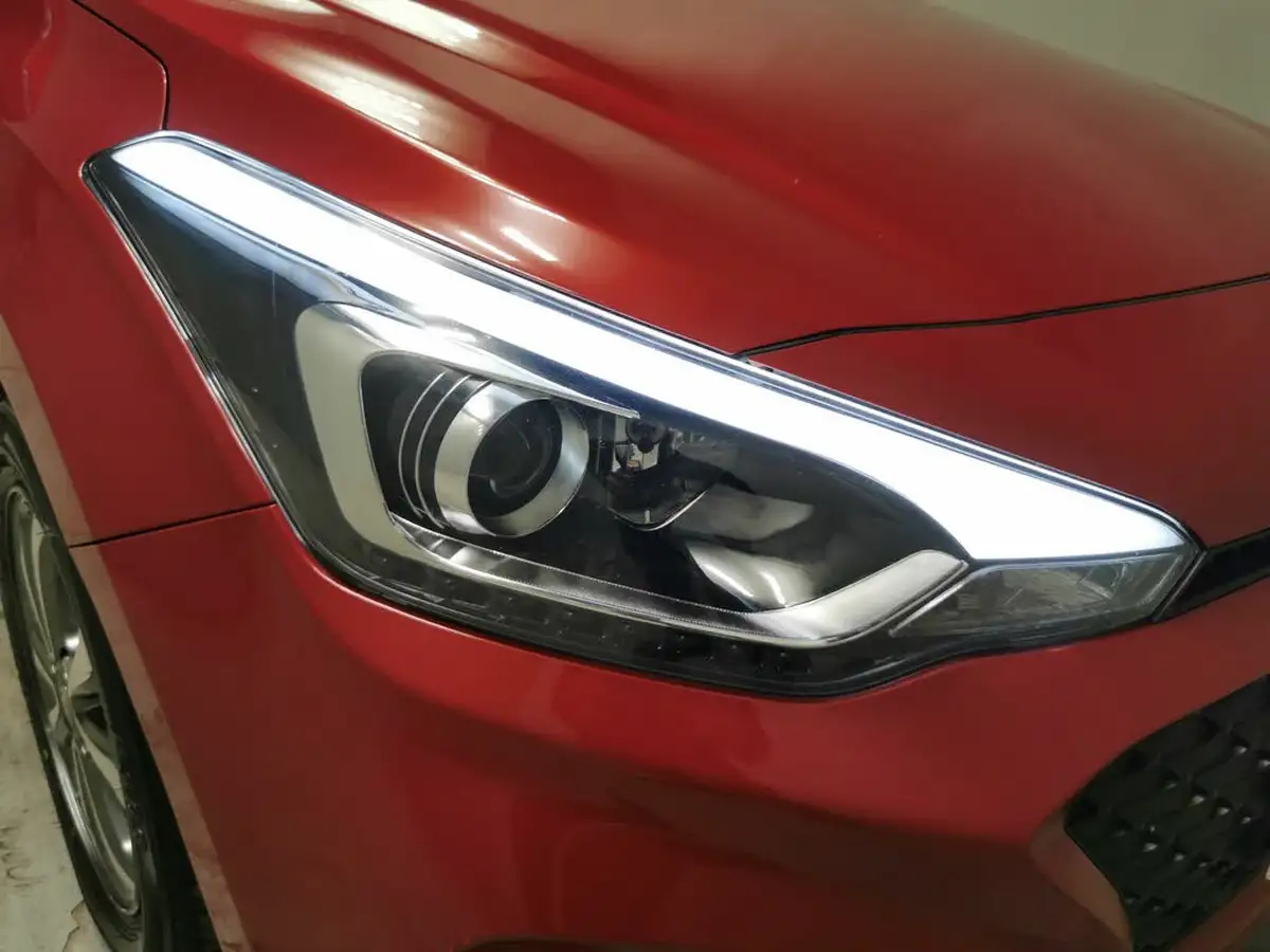 2018-hyundai-i20-12-se-mpi-isg-hatchback-5d-big-26