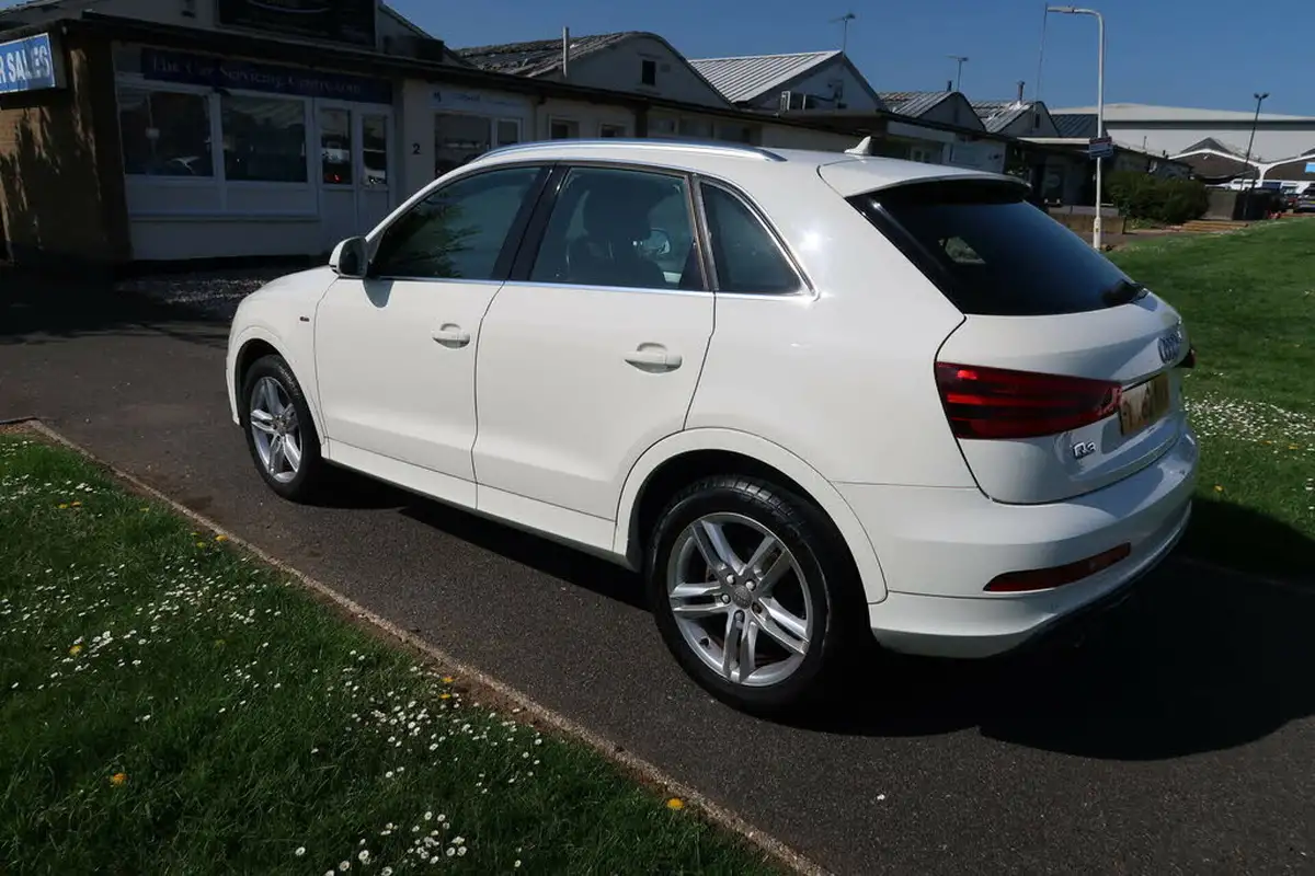 2012-audi-q3-20td-s-line-140ps-big-9