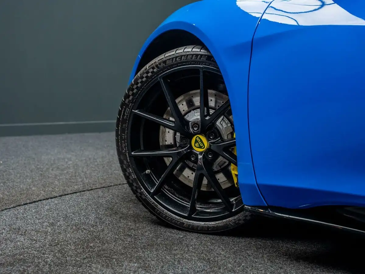 2023-lotus-emira-35-first-edition-v6-big-12