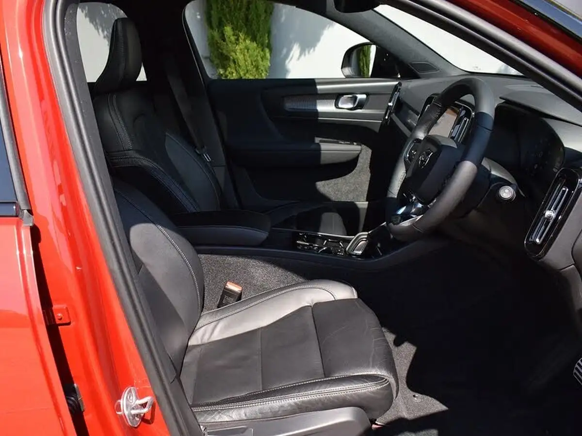 2022-volvo-xc40-15-t5-r-design-pro-big-17