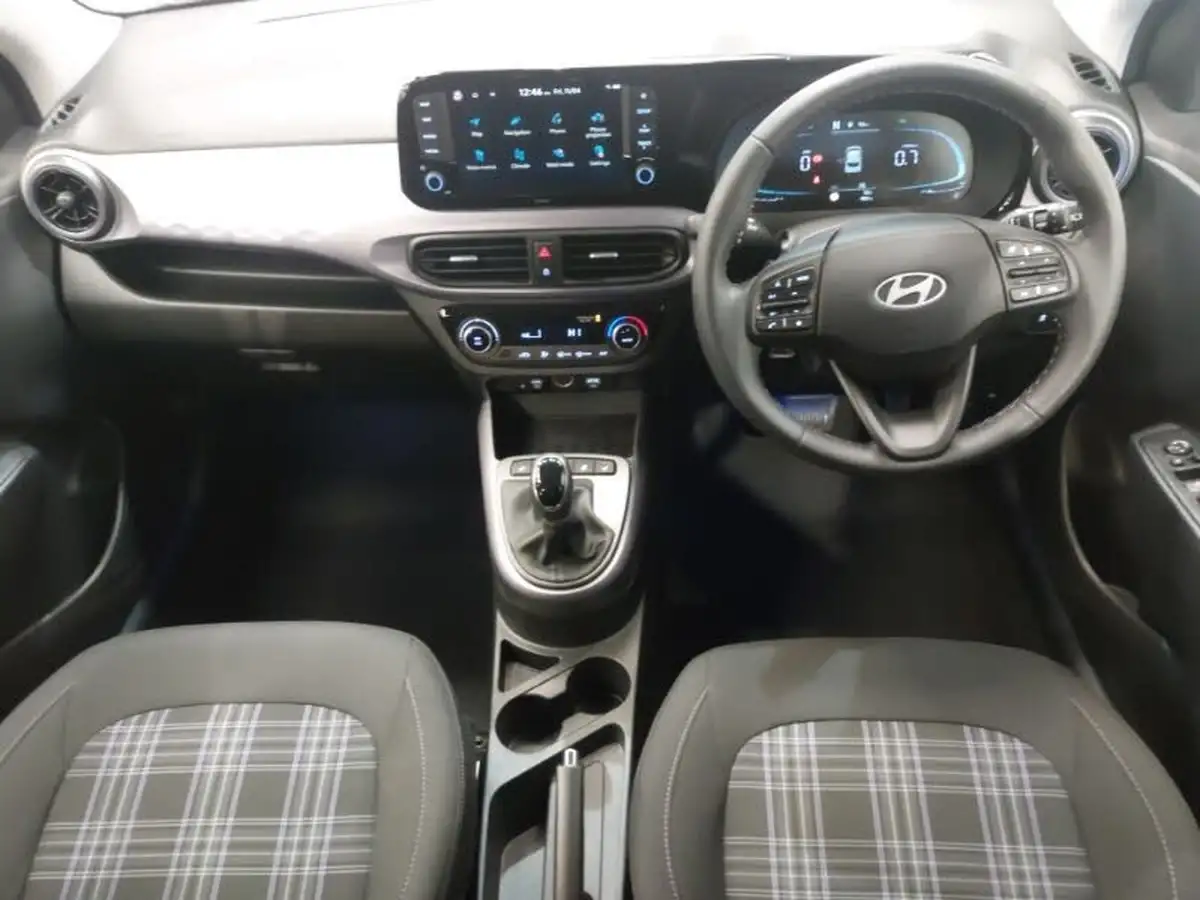 2024-hyundai-i10-12-premium-79ps-auto-big-2