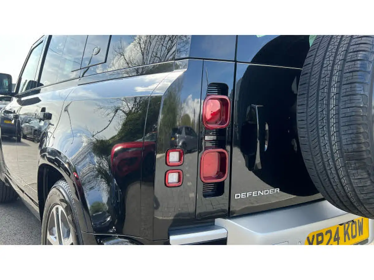 2024-land-rover-110-defender-30-d250-xs-edition-big-18