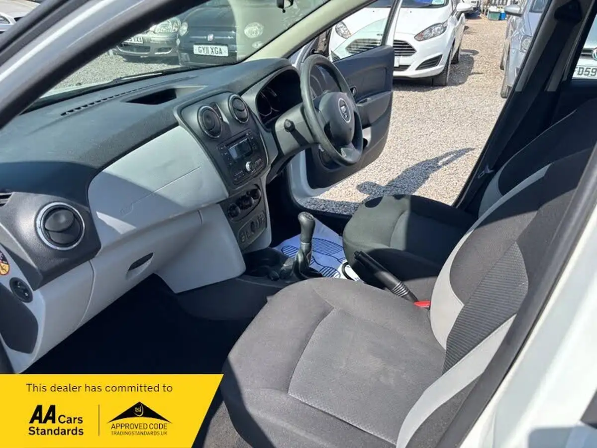 2014-dacia-sandero-12-ambiance-big-12