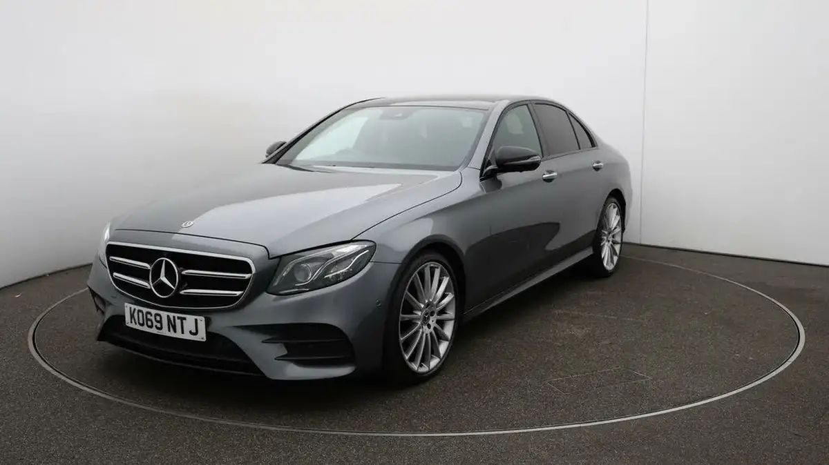 2020-mercedes-benz-e-class-20d-e300d-amg-line-edition-premium-plus-saloon-4d-big-38
