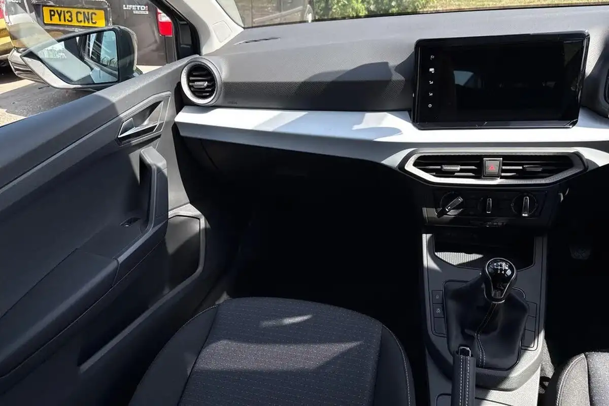2025-seat-ibiza-10-tsi-se-technology-big-13