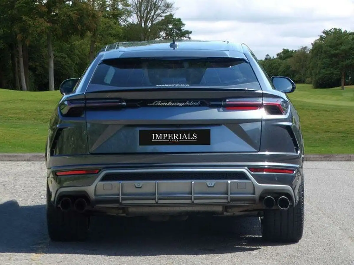 2019-lamborghini-urus-40-no-trim-big-10