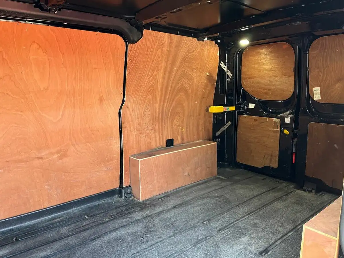 2022-ford-transit-custom-20tdci-300-l1h1-limited-130pseu6dt-panel-van-big-10