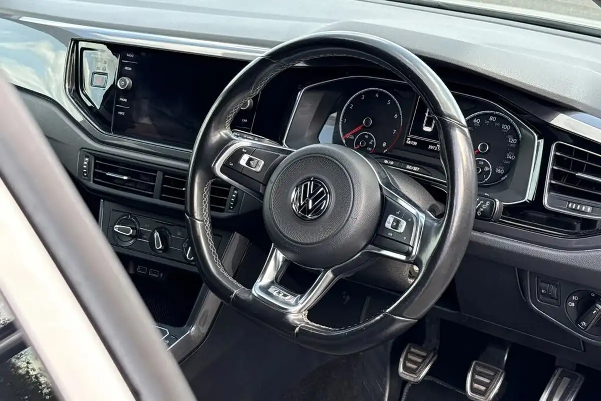 2018-volkswagen-polo-10-tsi-r-line-95ps-5d-big-32