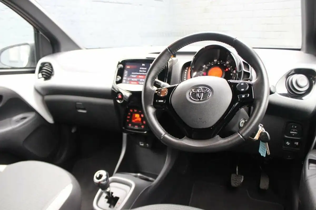 2022-toyota-aygo-10-vvt-i-x-trend-tss-x-shift-big-8