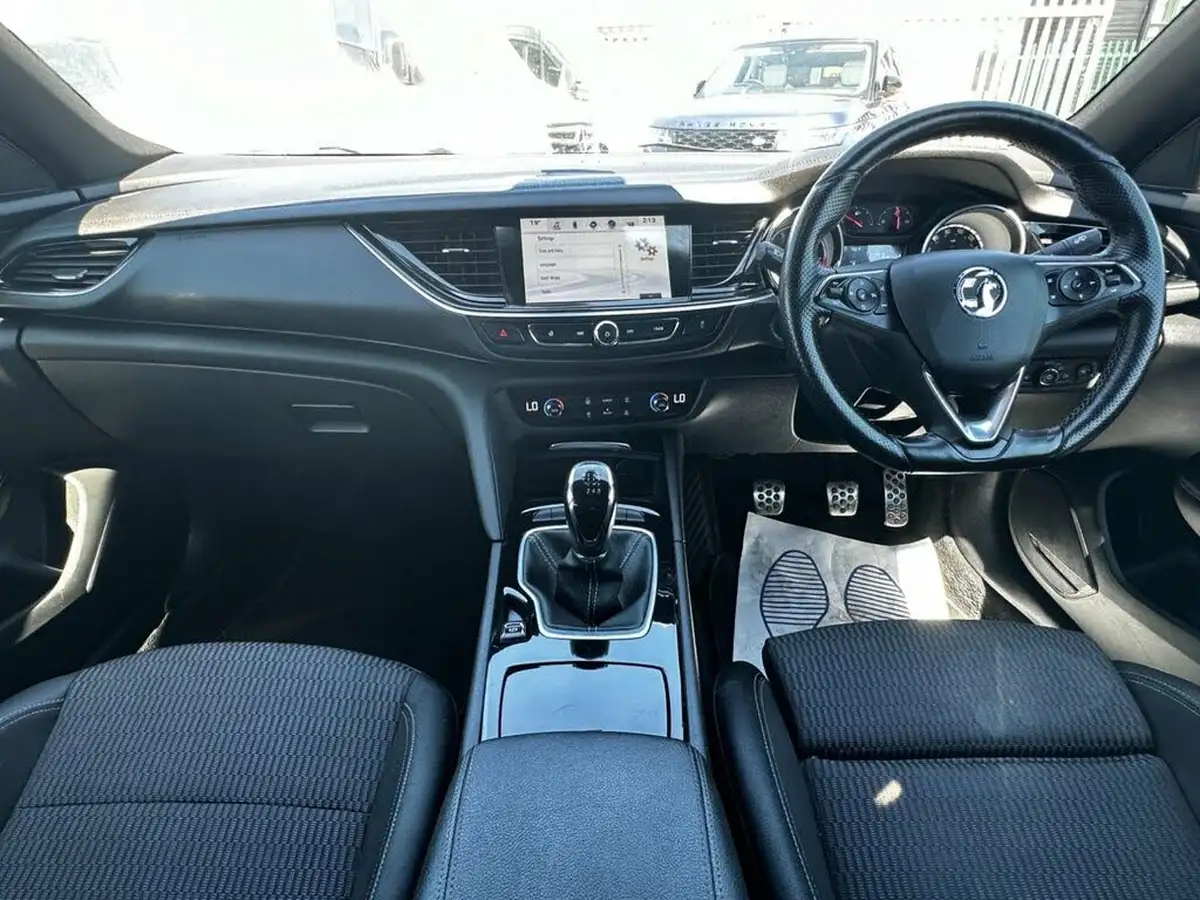 2018-vauxhall-insignia-grand-sport-20td-sri-vx-line-nav-big-1