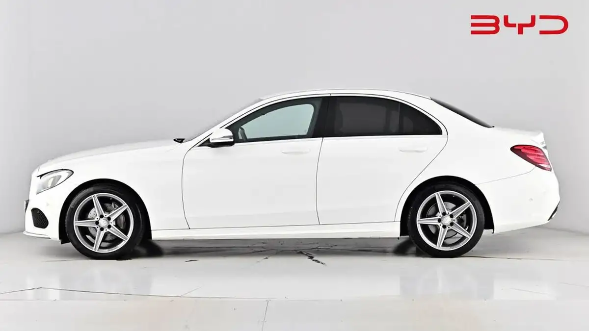 2016-mercedes-benz-c-class-21d-c220d-amg-line-170ps-ss-saloon-4d-auto-big-5