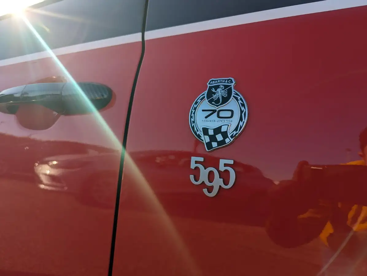 2018-abarth-595-14-tjet-competizione-big-8