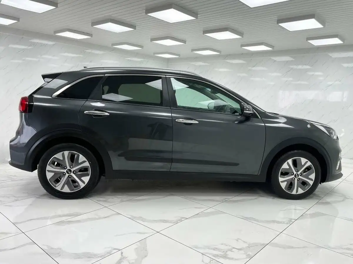 2021-kia-e-niro-ev-3-big-15