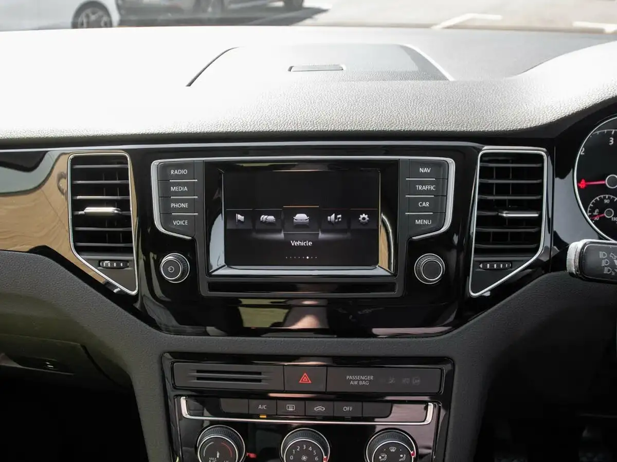 2014-volkswagen-golf-sv-20tdi-gt-big-26