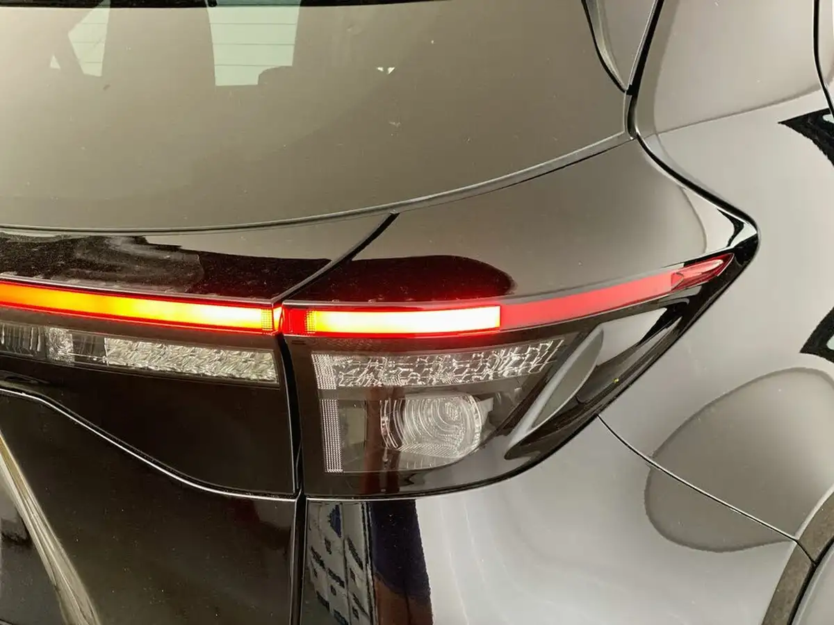 2022-toyota-yaris-cross-15-vvt-i-excel-awd-i-big-37
