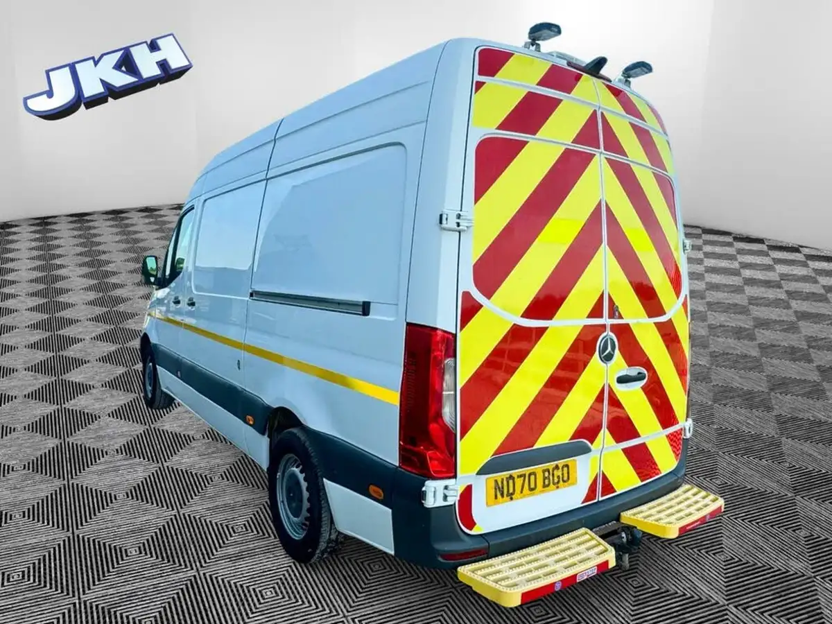 2020-mercedes-benz-sprinter-20cdi-315-l1h1-progressive-big-1