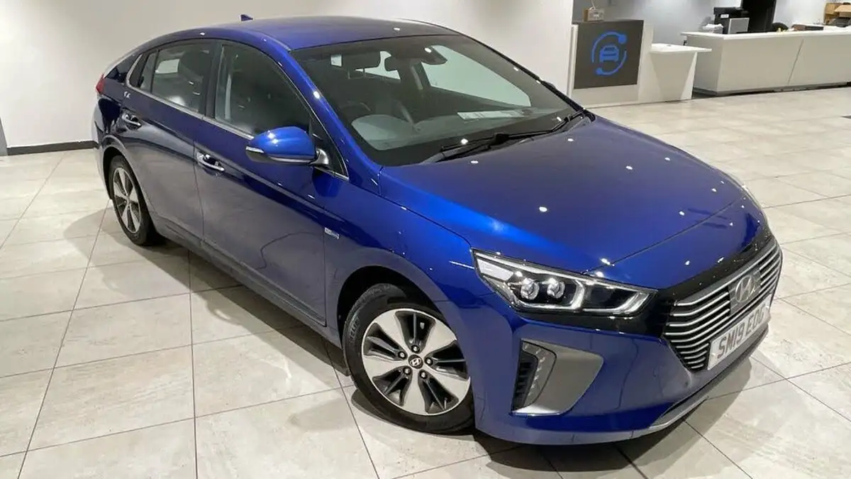 2019-hyundai-ioniq-16-gdi-premium-se-plug-in-hybrid-big-0