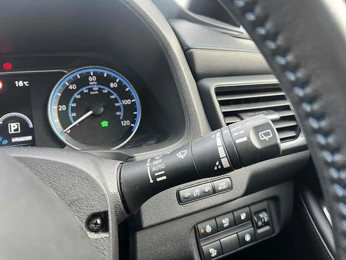 2020-nissan-leaf-e-n-connecta-big-39
