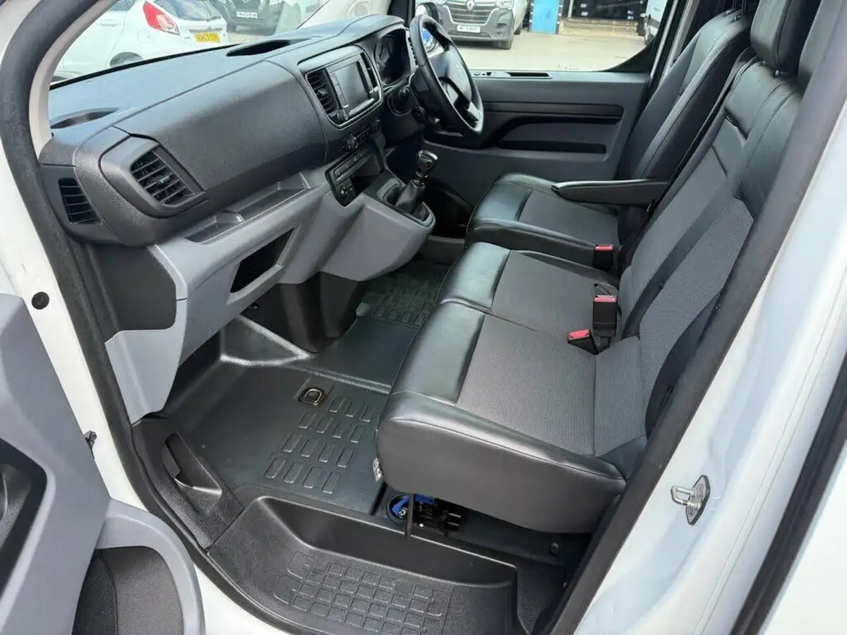 2019-citroen-dispatch-16bluehdi-x-m-1000-115pseu6-ss-big-16