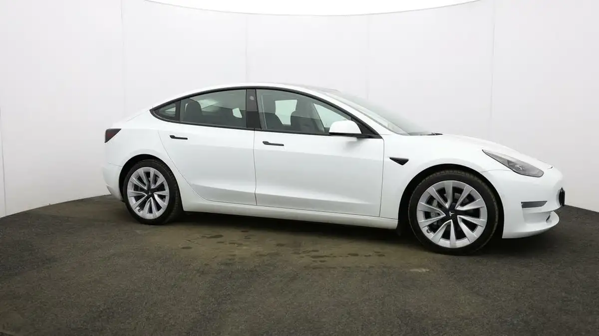 2021-tesla-model-3-e-long-range-4x4-big-48