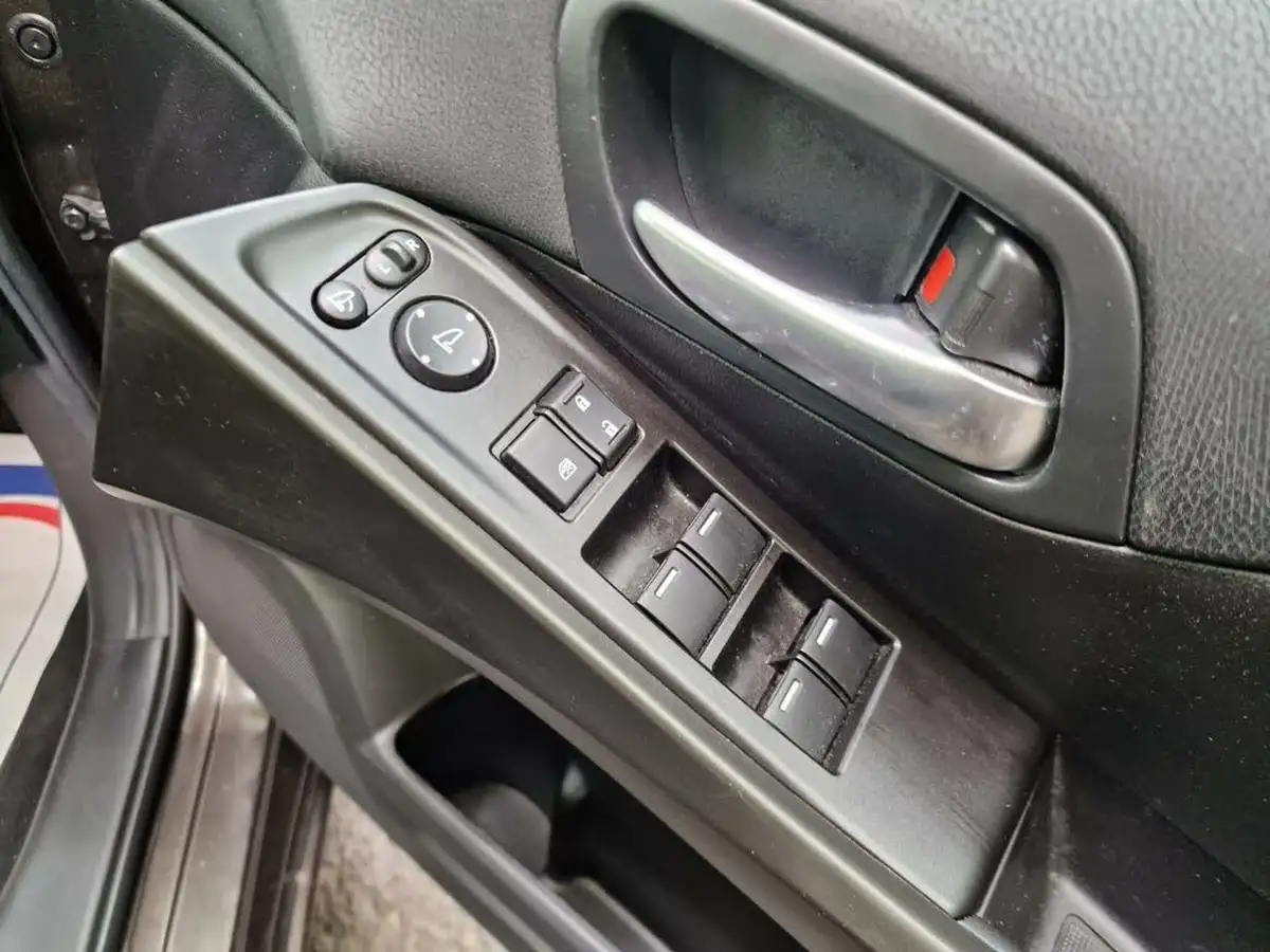 2017-honda-civic-16-i-dtec-sr-dasp-hatchback-big-24