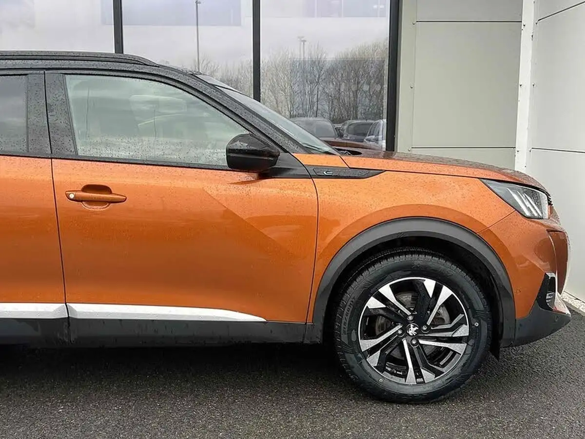 2021-peugeot-2008-suv-e-gt-big-8