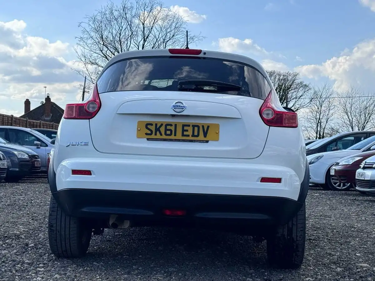 2011-nissan-juke-16-acenta-premium-16v-1598cc-big-10