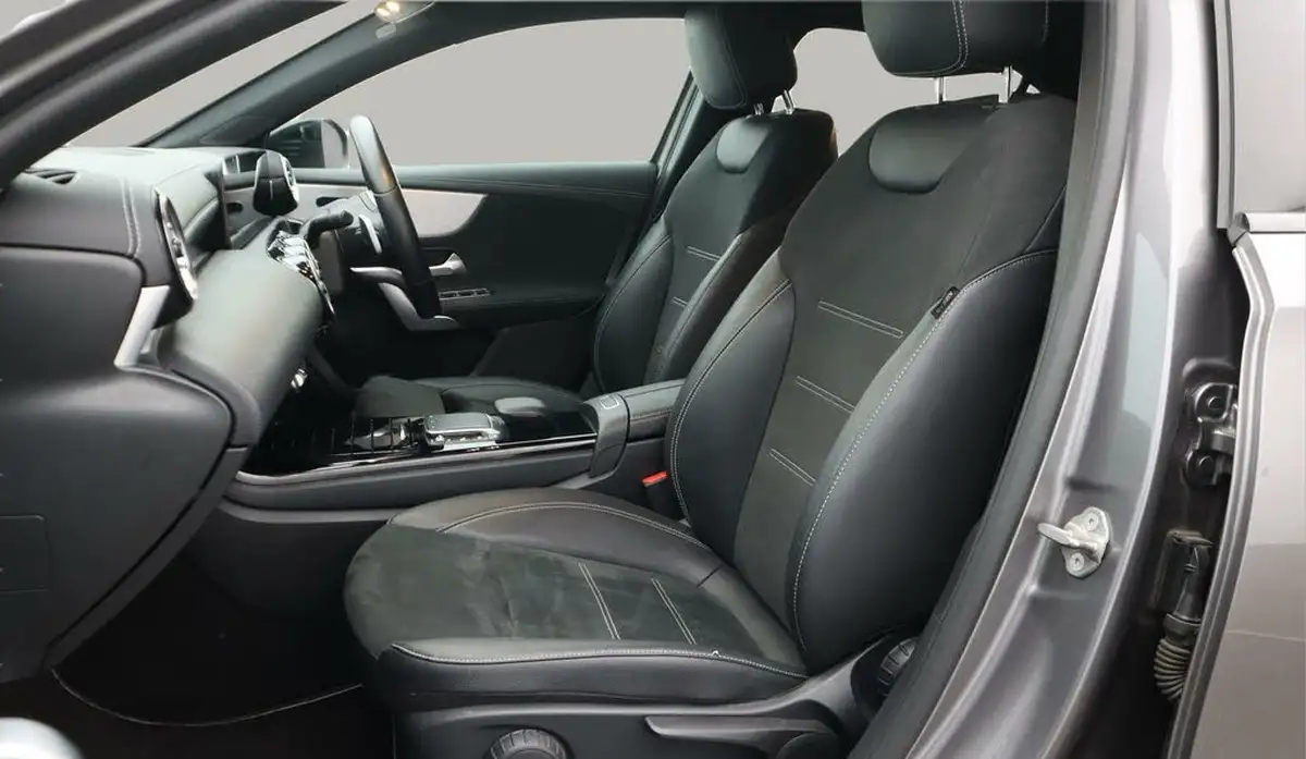 2021-mercedes-benz-a-class-20-a250-amg-line-executive-edition-saloon-4d-big-14