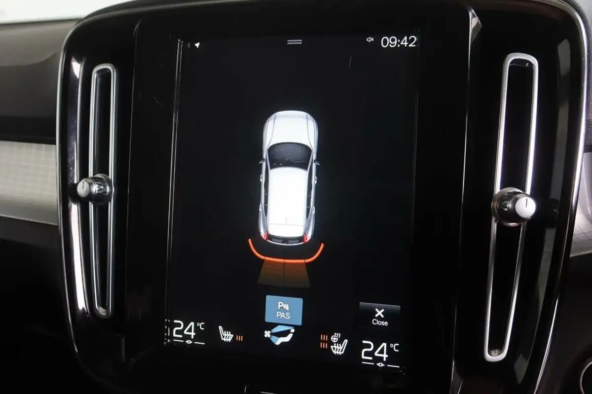 2021-volvo-xc40-15-t3-momentum-163bhp-geartronic-big-16