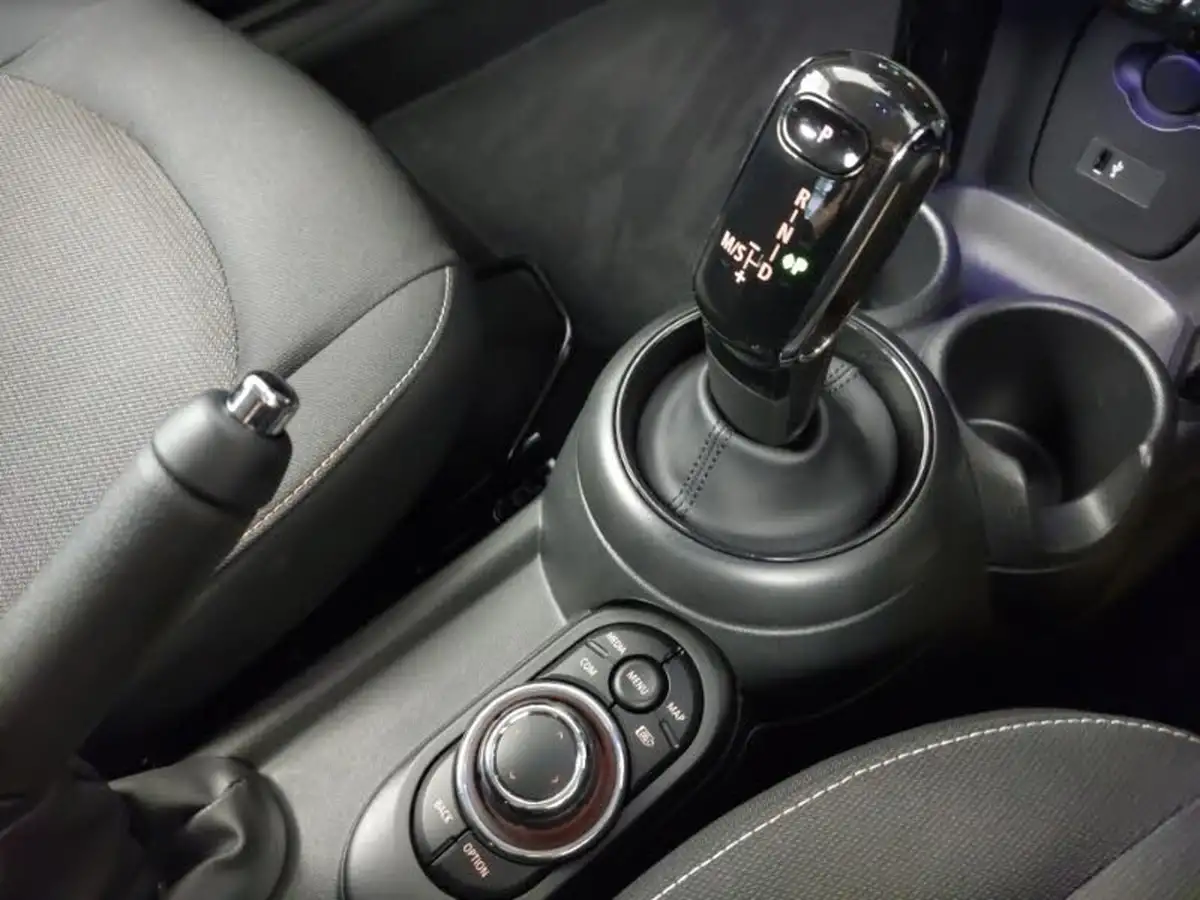 2023-mini-cooper-15-cooper-classic-premium-auto-hatchback-3d-auto-big-9