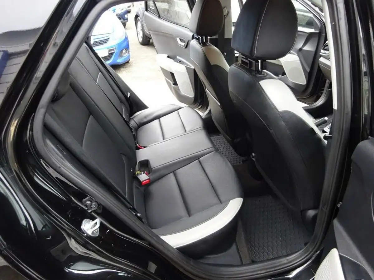 2020-kia-stonic-10-t-gdi-4-dct-big-12