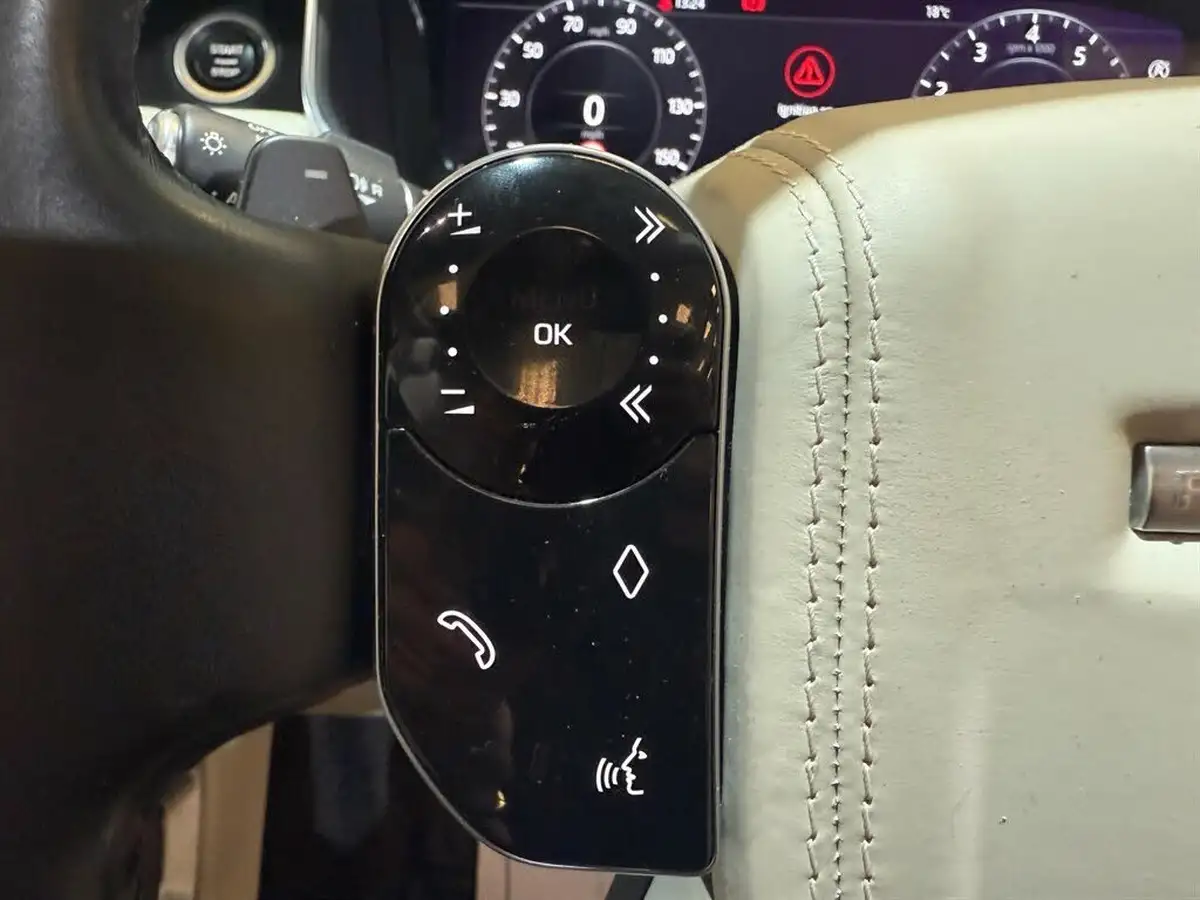 2020-land-rover-range-rover-30-p400-vogue-se-big-31