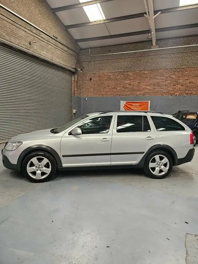 2013-skoda-octavia-20td-scout-cr-140bhp-big-3