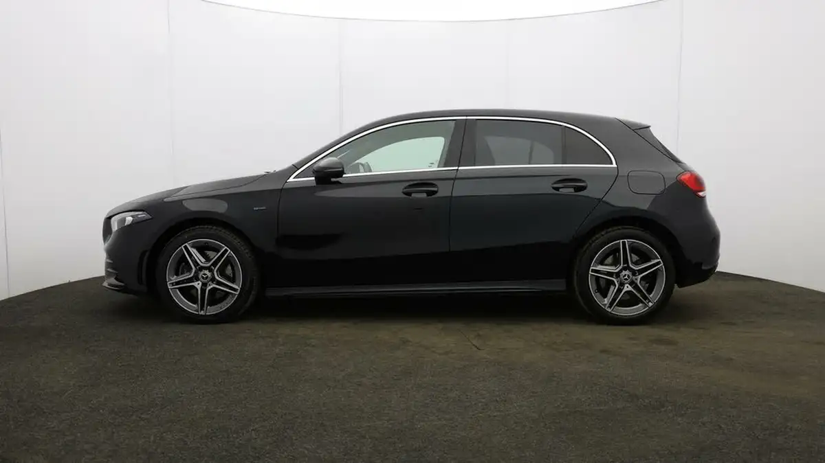 2021-mercedes-benz-a-class-13-a250e-amg-line-hatchback-5d-big-3