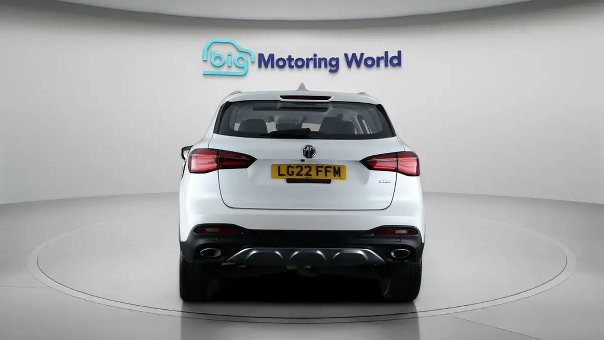 2022-mg-hs-15t-gdi-exclusive-162ps-big-5