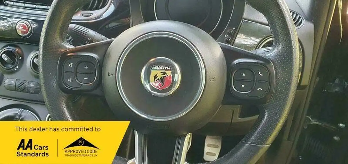 2018-abarth-595c-14-tjet-big-46