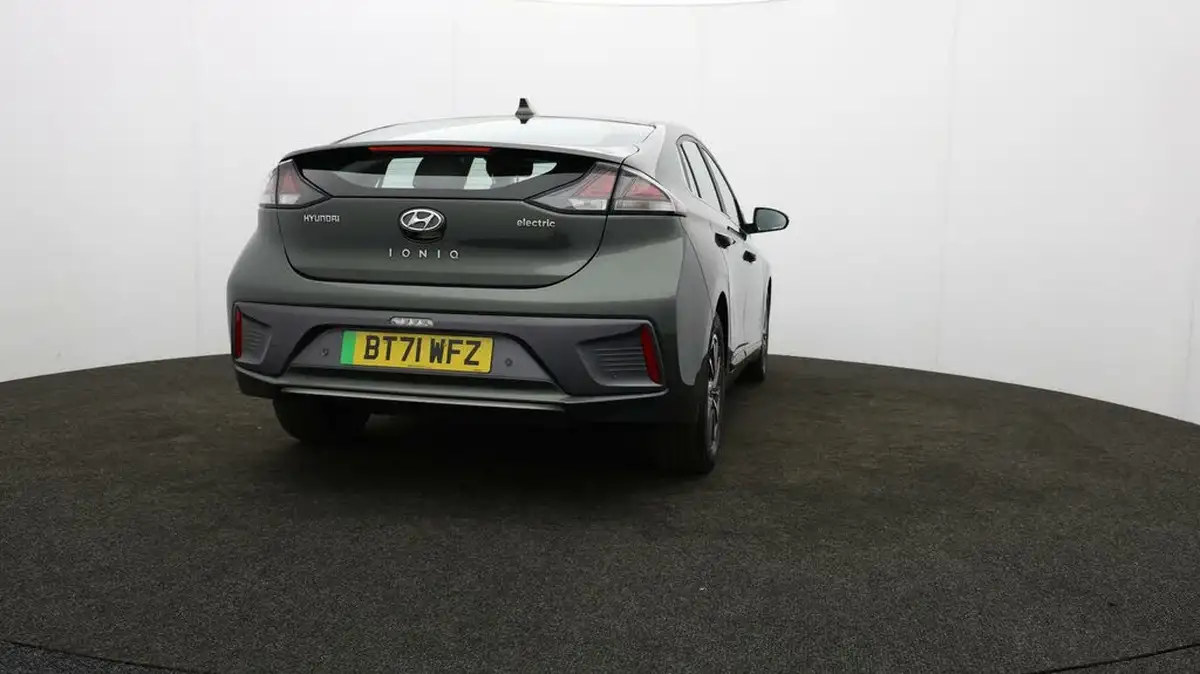 2022-hyundai-ioniq-e-premium-electric-big-75