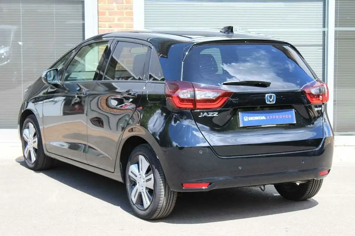 2022-honda-jazz-15-i-mmd-ex-107ps-big-2