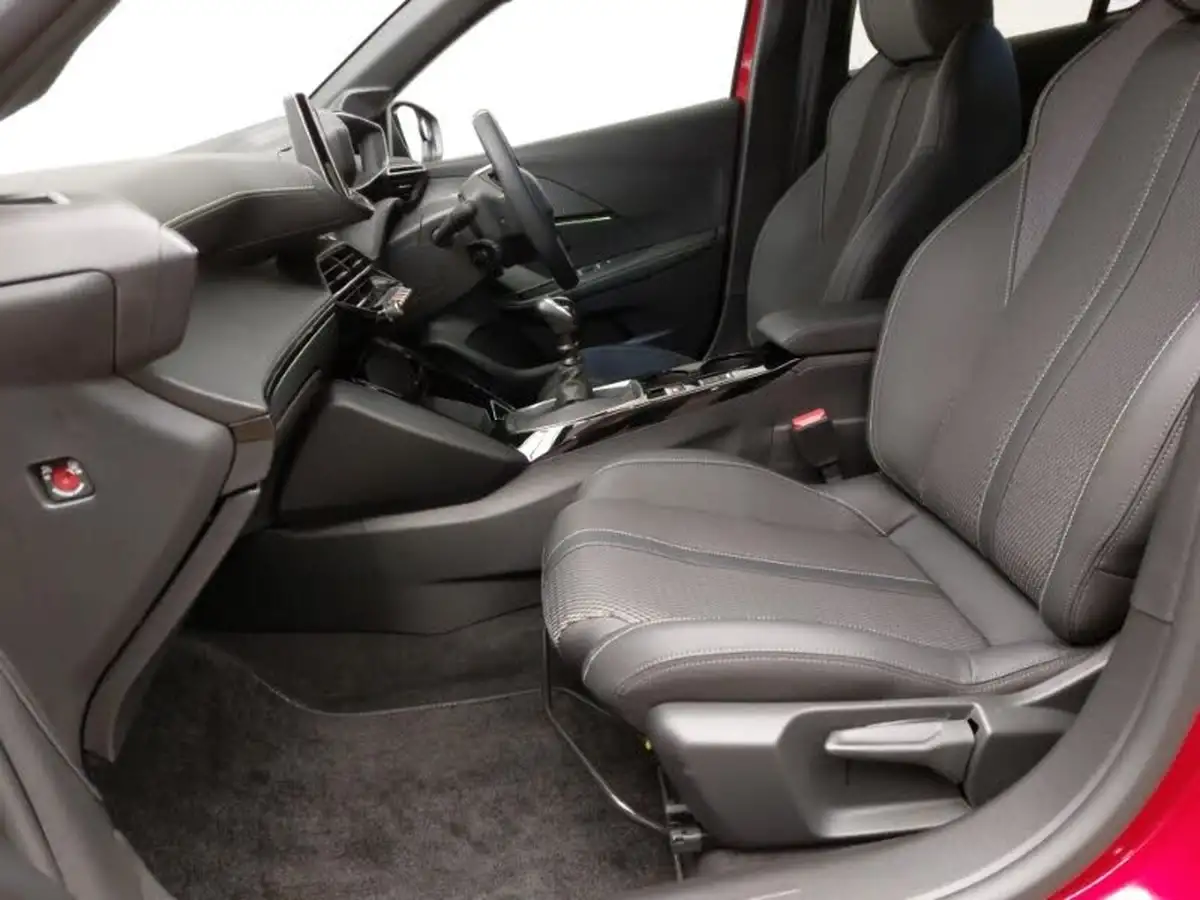 2024-peugeot-208-12-puretech-gt-100ps-big-4