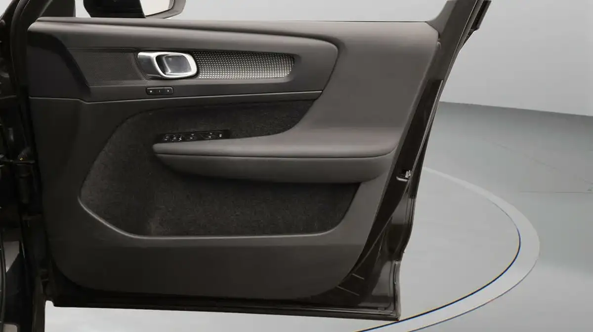2021-volvo-xc40-e-twin-recharge-plus-big-15