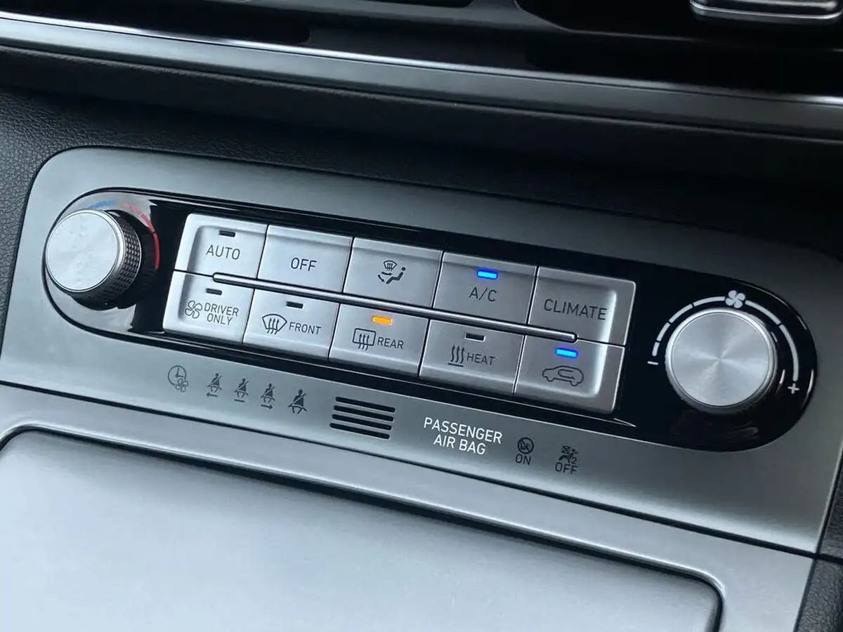 2023-hyundai-kona-e-premium-136ps-39kwh-big-13