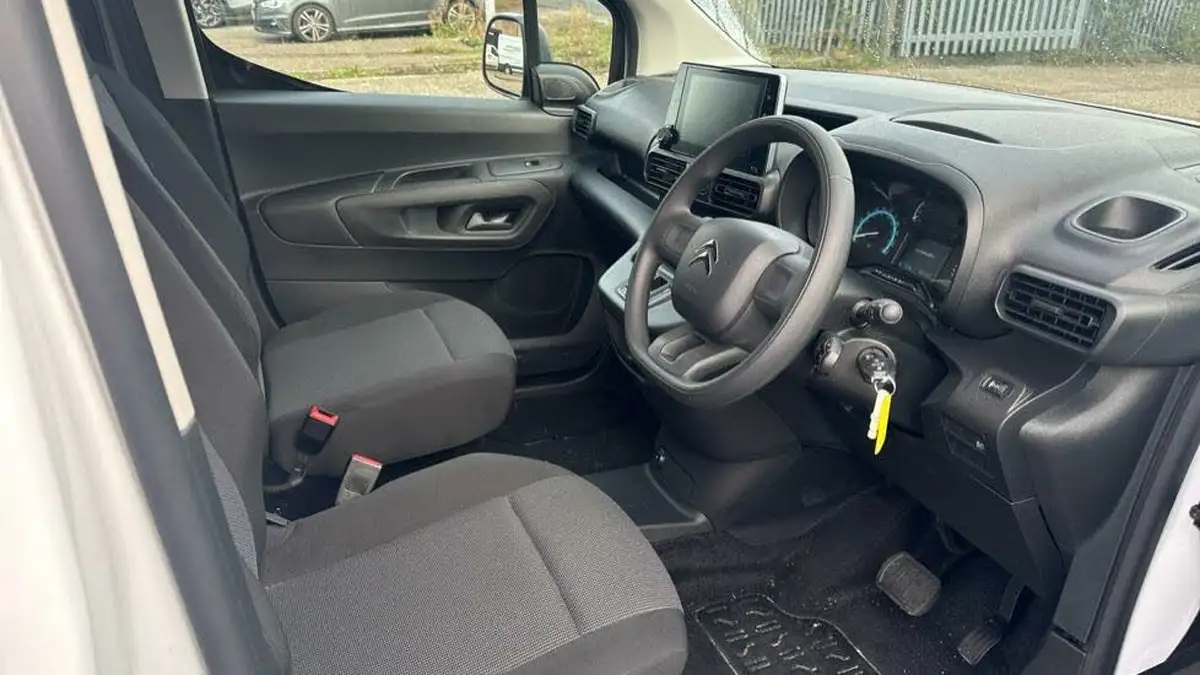 2024-citroen-berlingo-big-37