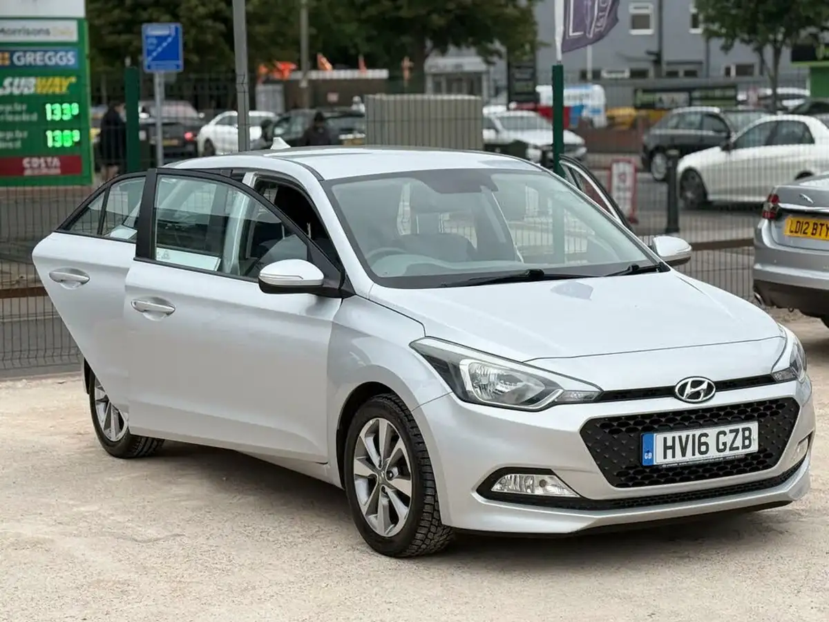 2016-hyundai-i20-12-blue-drive-se-hatchback-5d-big-14