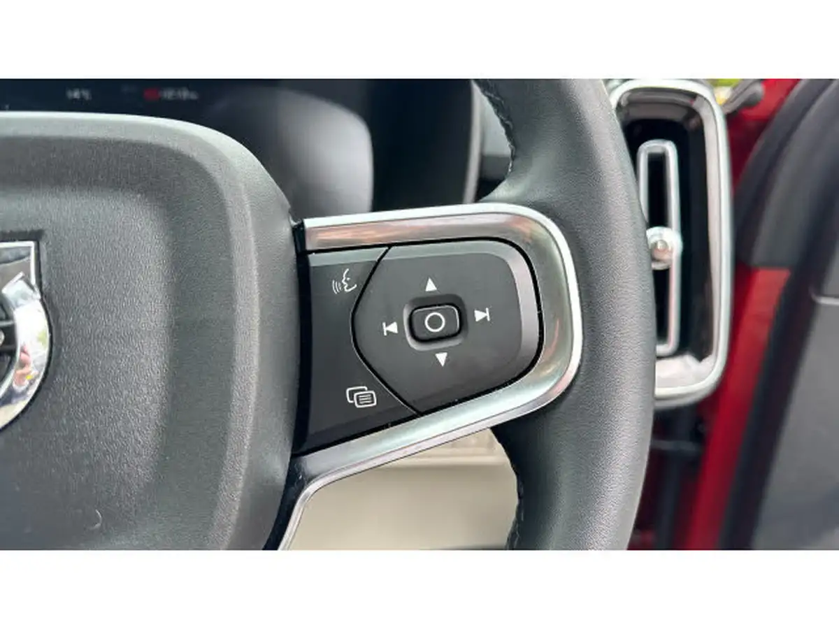 2022-volvo-xc40-15-t5-inscription-pro-big-18